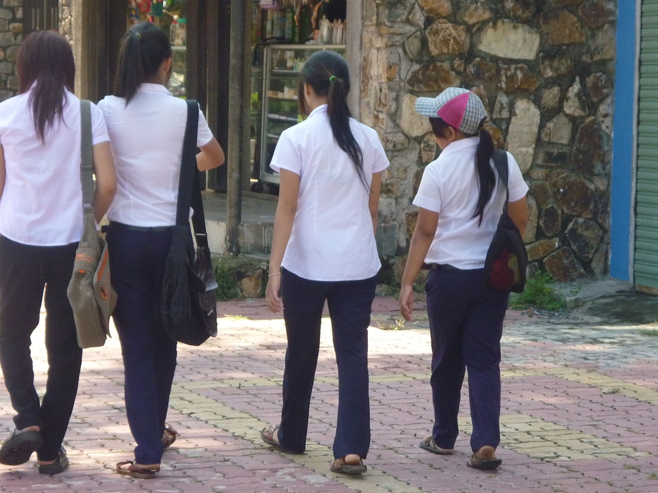 Laser Teeth Whitening Cost in Vietnam: A Complete Price Guide